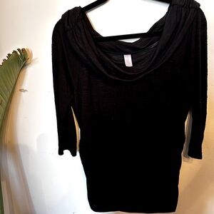 No Boundaries woman’s crown neck black top size XL​